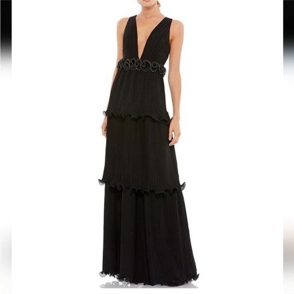 Mac Duggal Ruffle Black Gown Size 4 Ienna - Picture 1 of 8